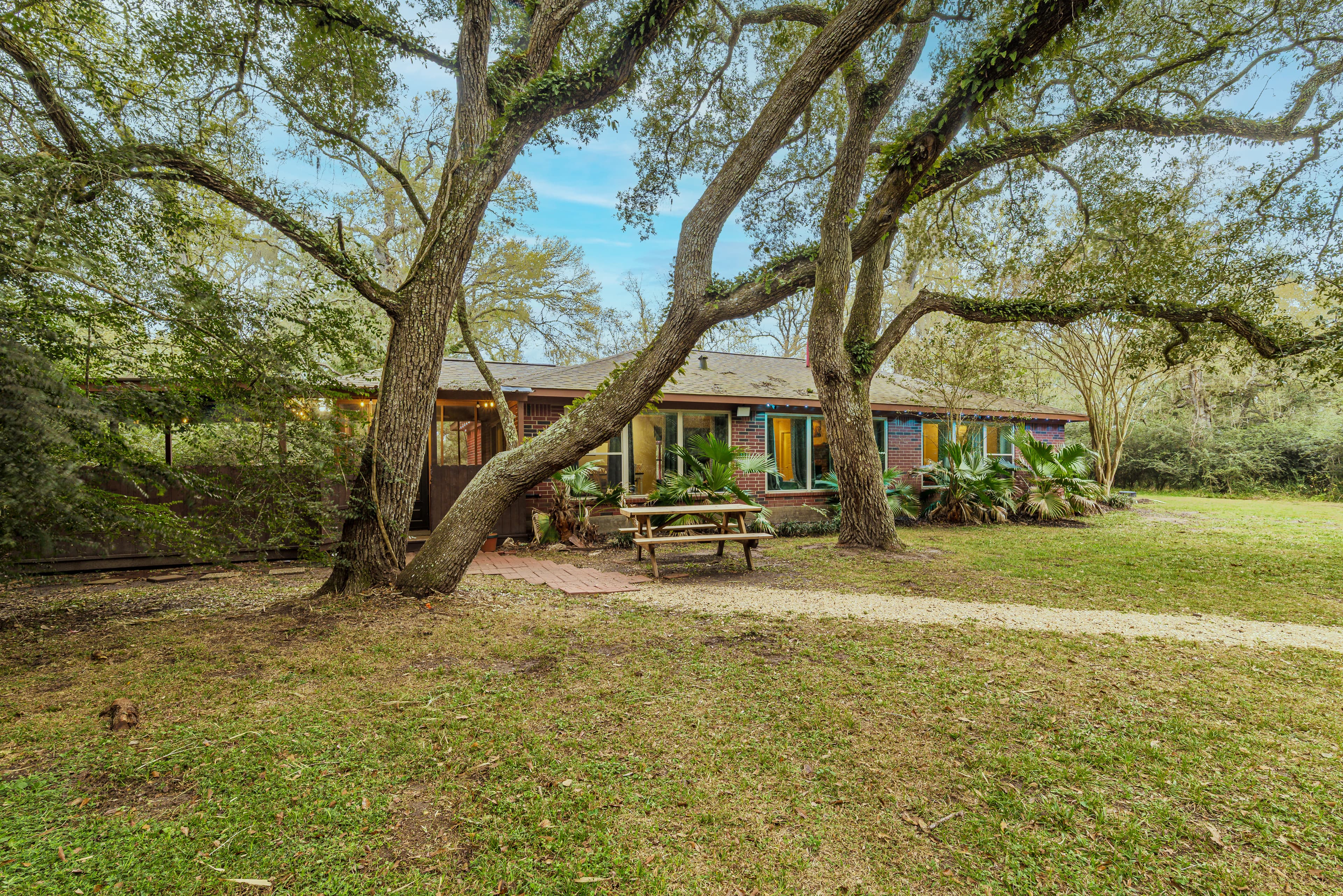 Brazos River Retreat - Image 12